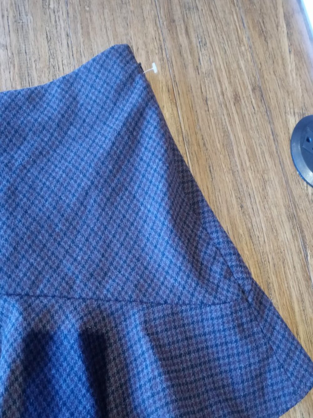 UNIQLO flare skort wool blend in dark brown checked (XS) - Picture 12 of 16